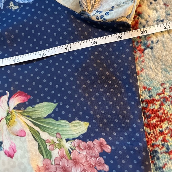 Pakistani Designer Sobia Nazir Silk outfit - Picture 2 of 8